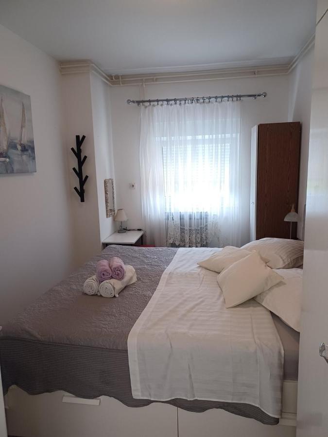 Apartments By The Sea Banjol, Rab - 4965 מראה חיצוני תמונה