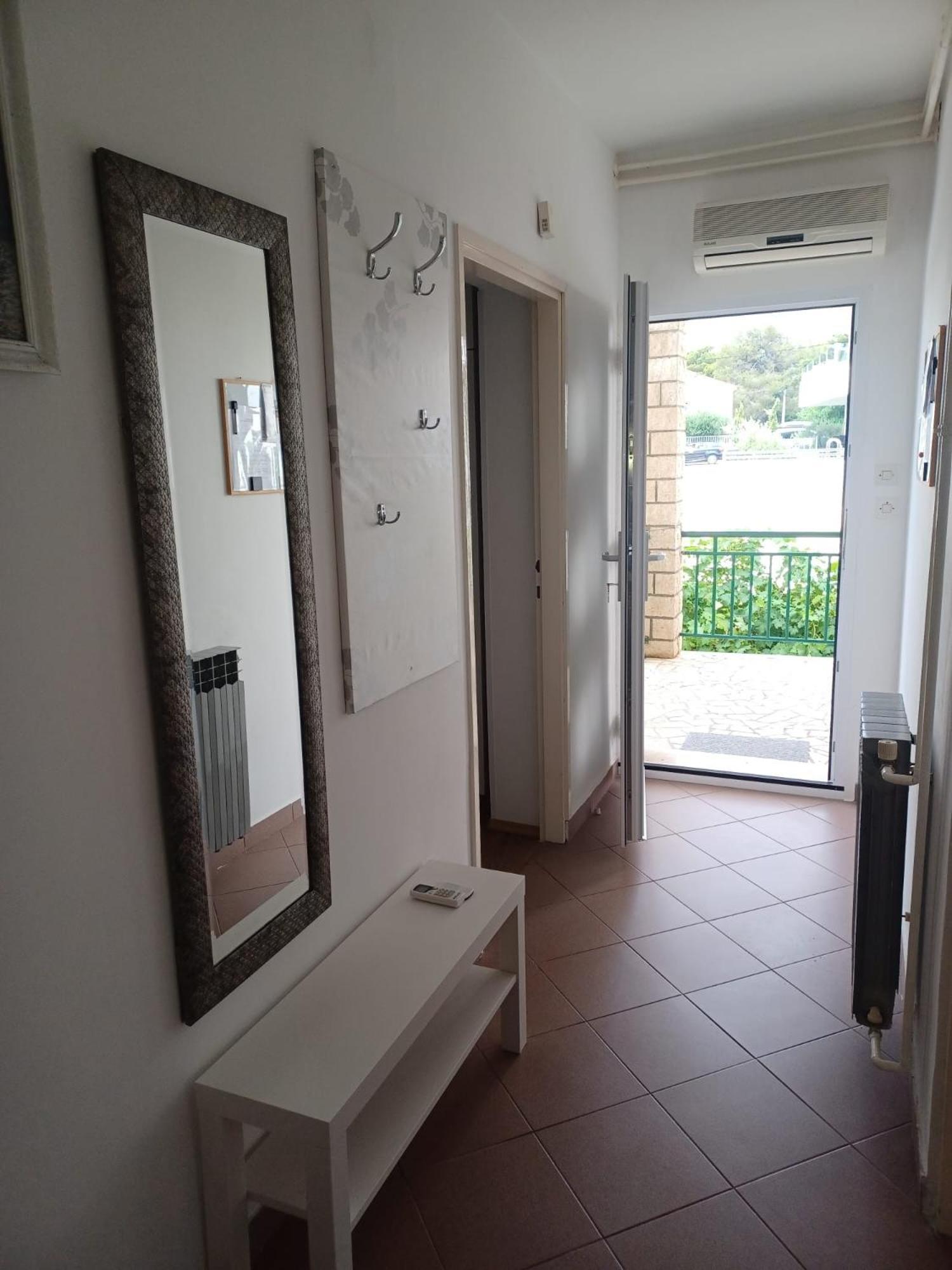 Apartments By The Sea Banjol, Rab - 4965 מראה חיצוני תמונה